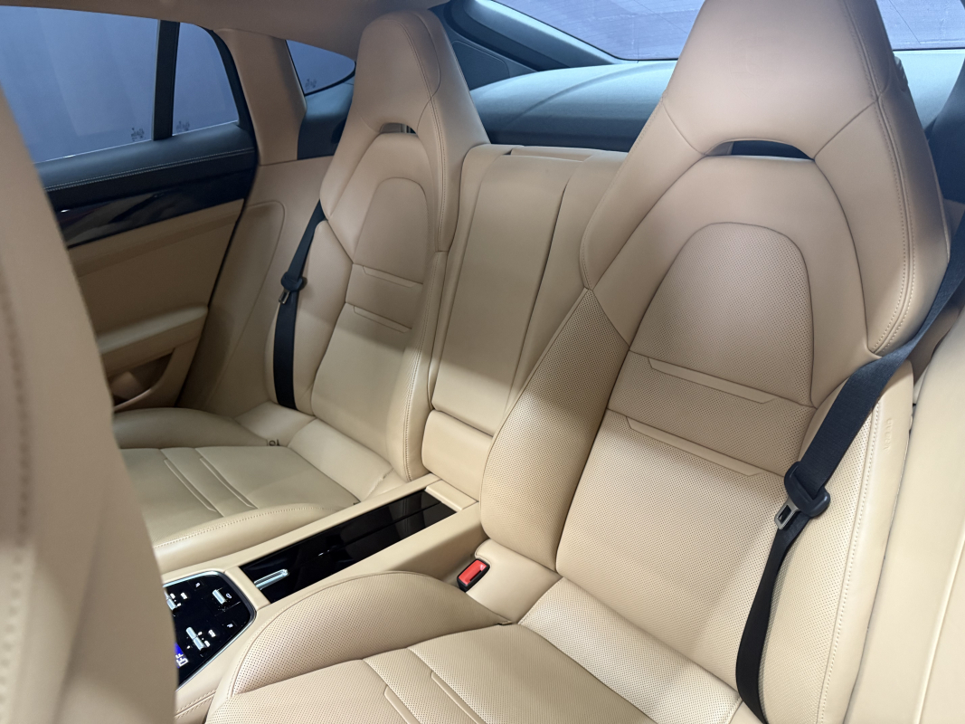 Porsche Panamera — 14