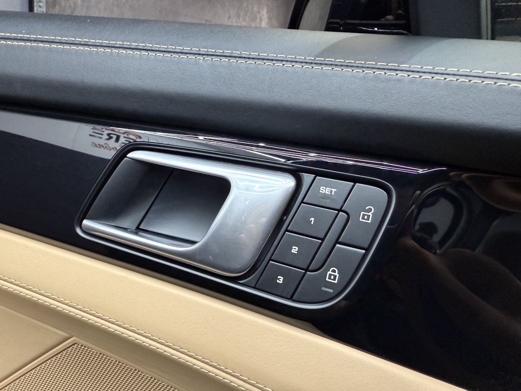 Porsche Panamera — 25