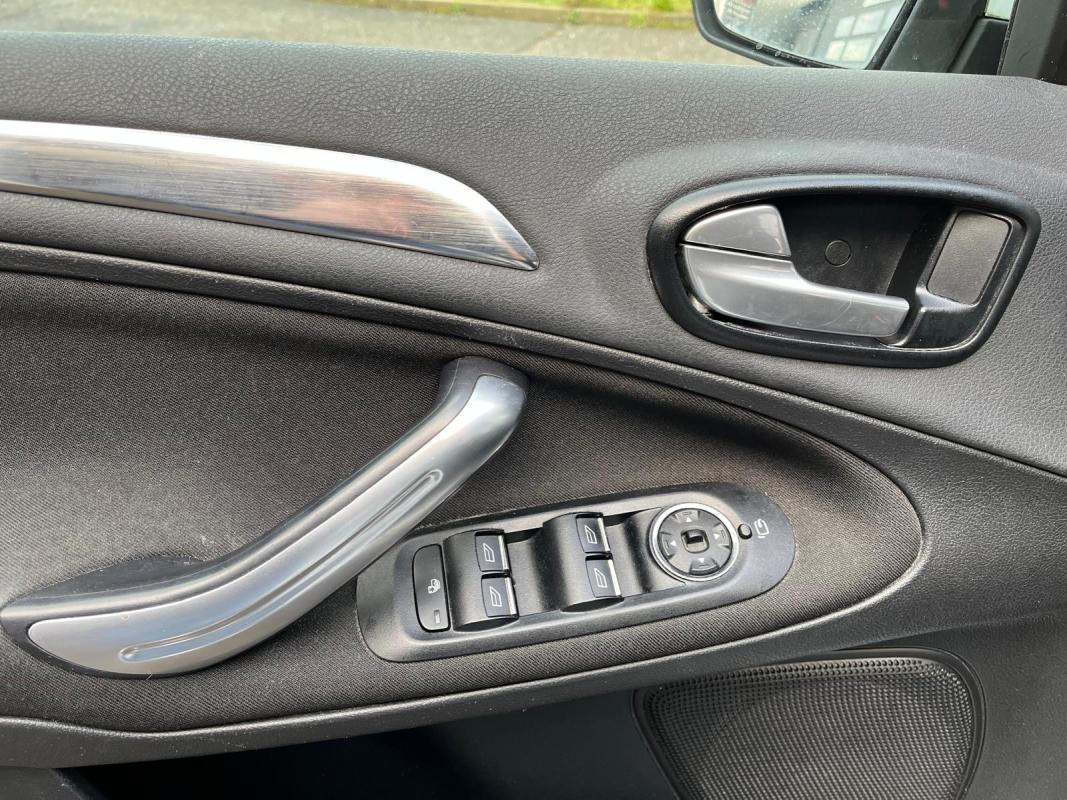 Ford S-Max — 19
