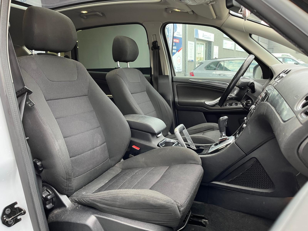 Ford S-Max — 8