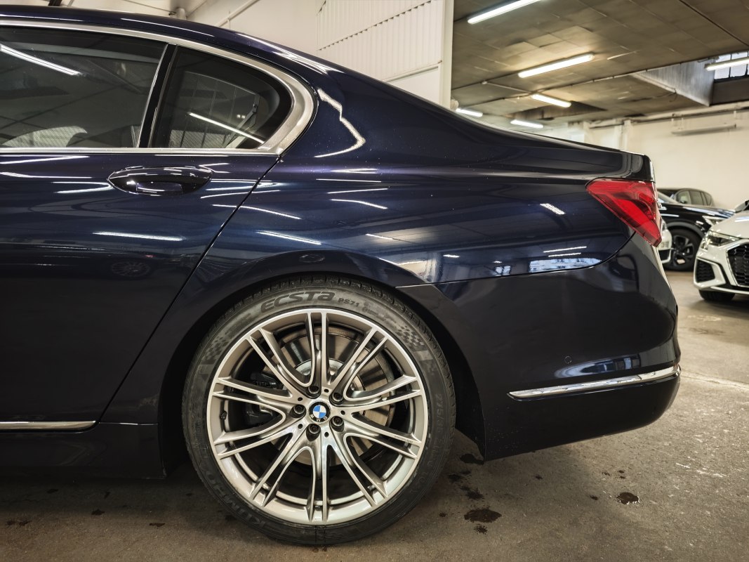 Bmw Série 7 — 15