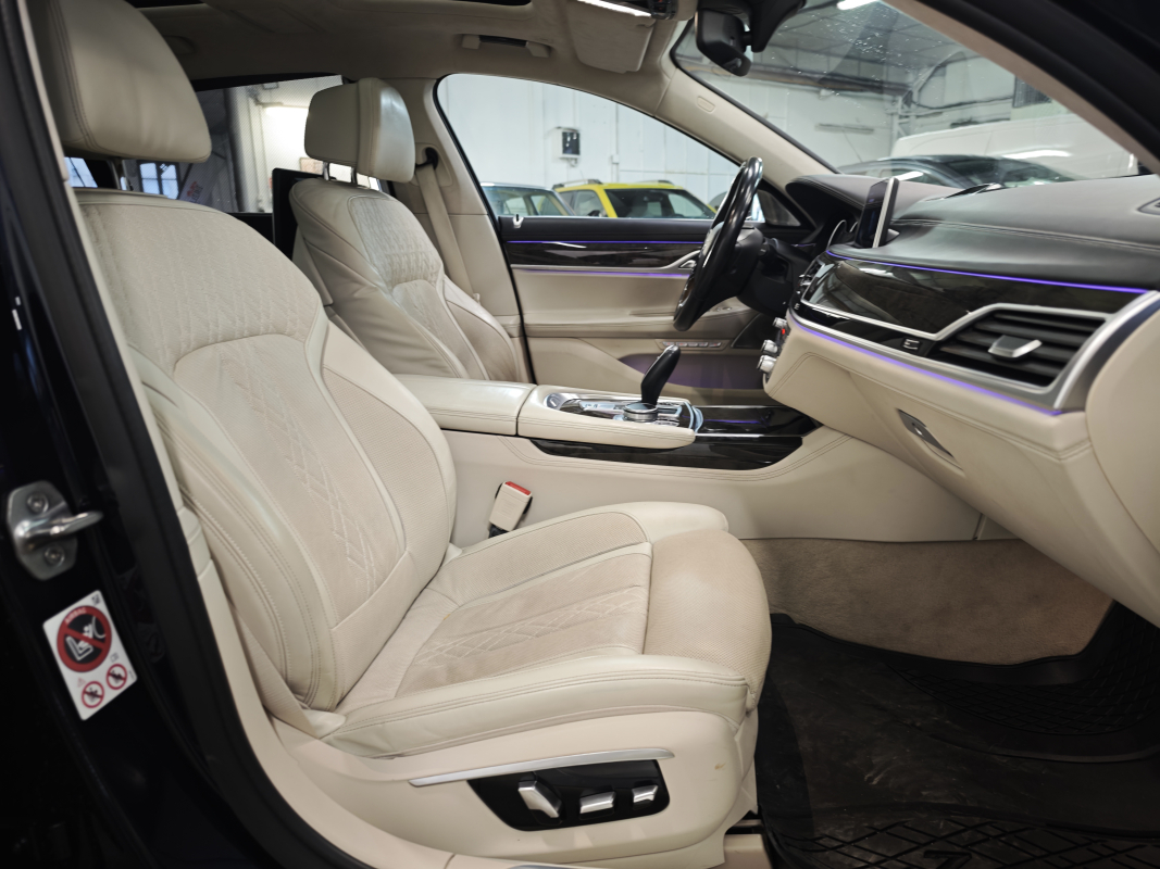 Bmw Série 7 — 9