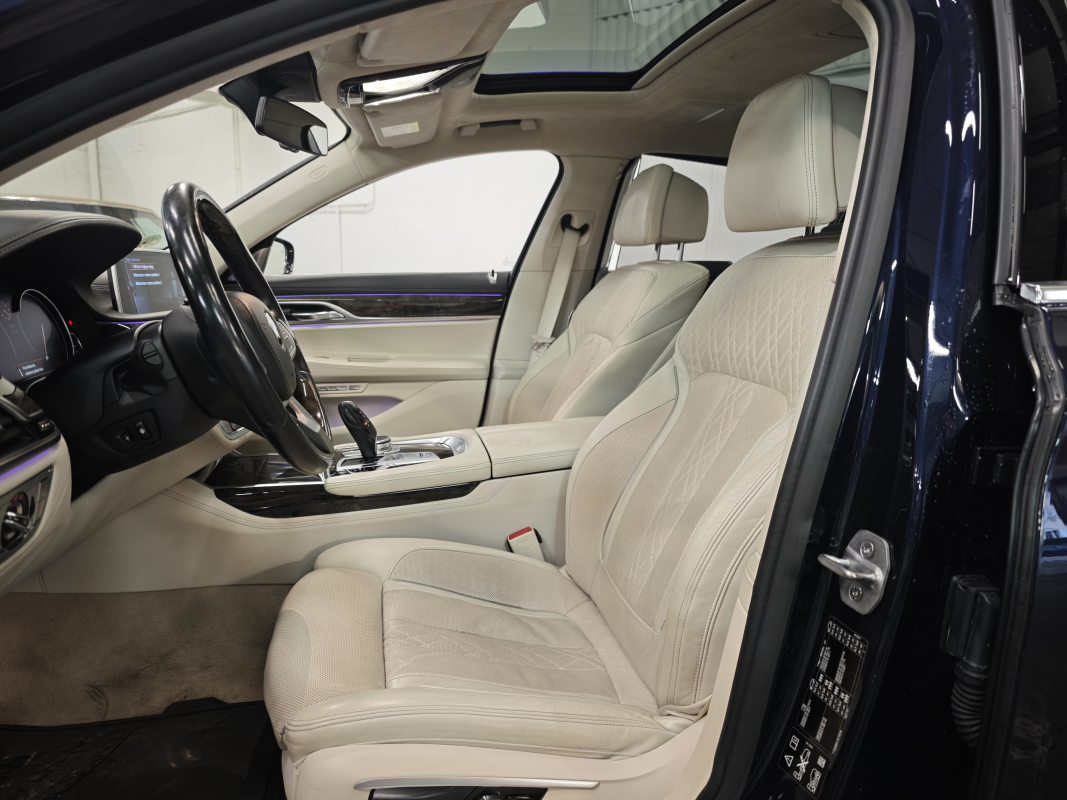 Bmw Série 7 — 8