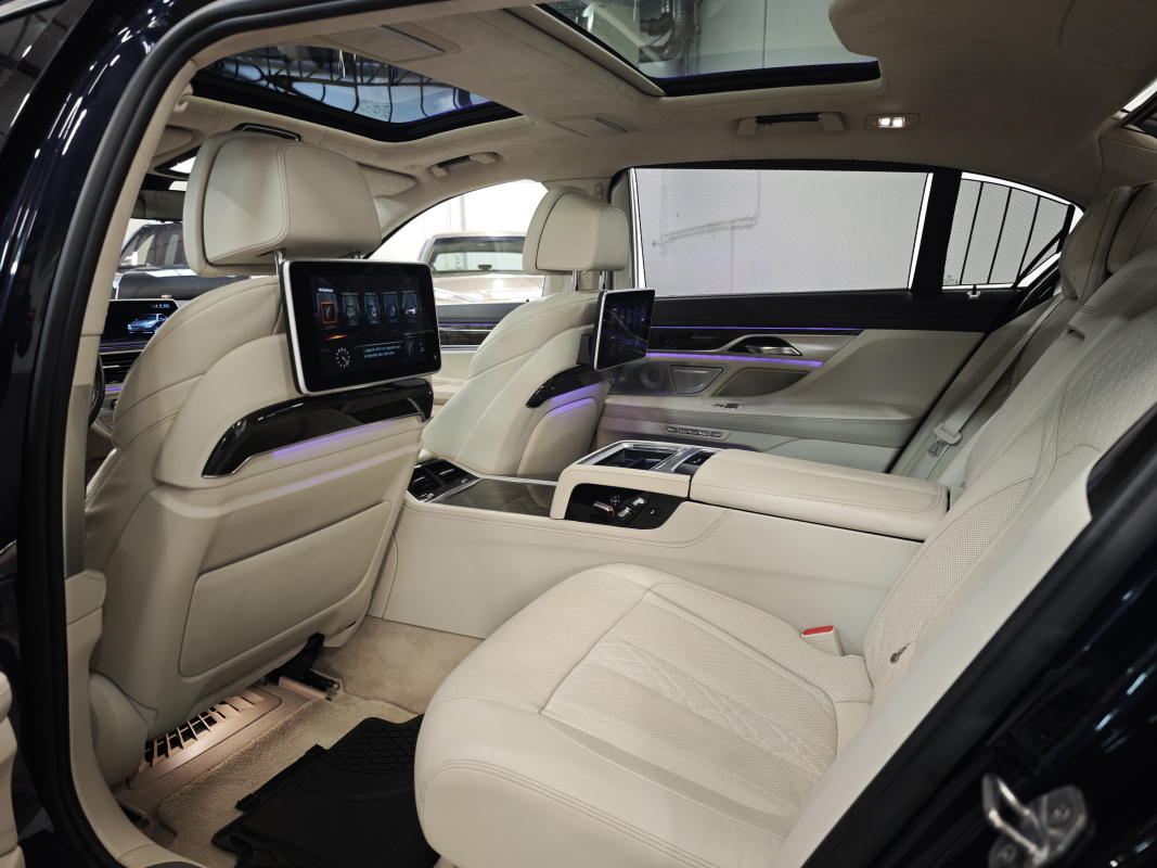 Bmw Série 7 — 11