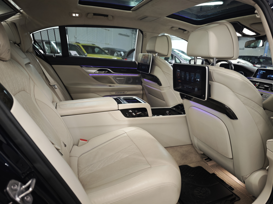 Bmw Série 7 — 10