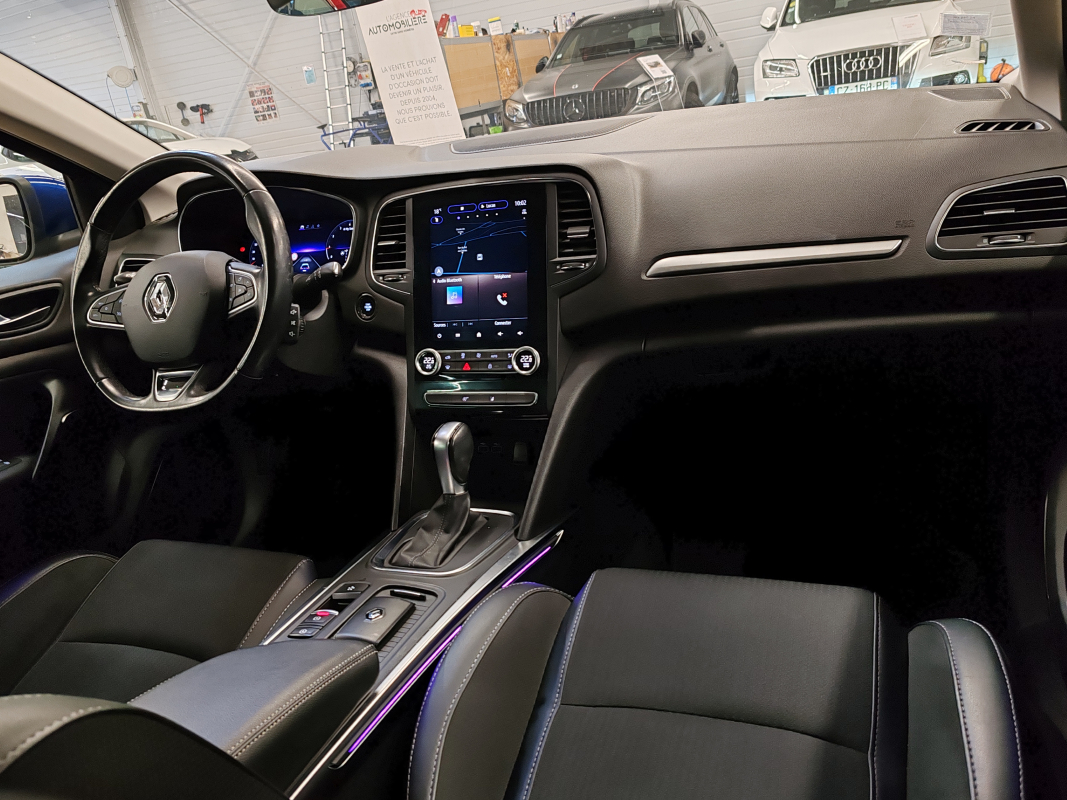 Renault Megane — 12