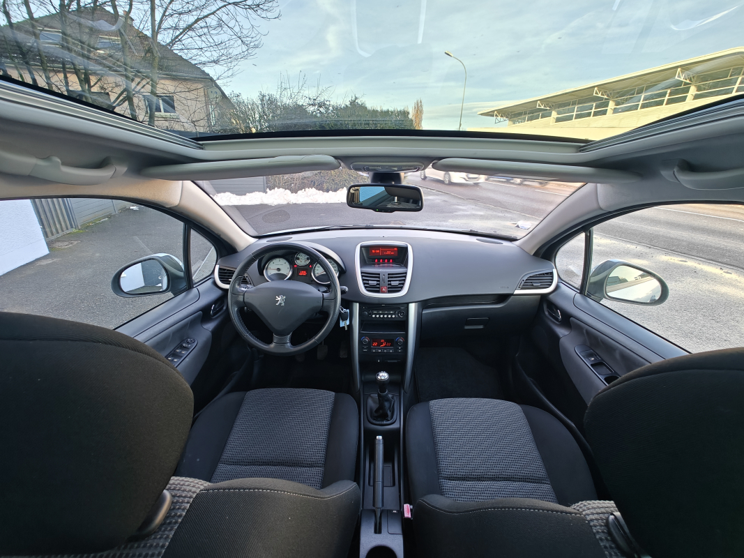 Peugeot 207 — 9