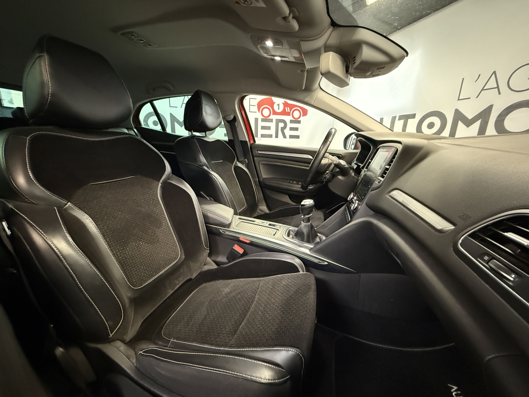 Renault Megane — 14