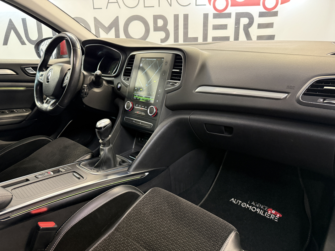 Renault Megane — 13