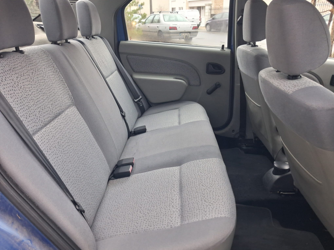 Dacia Logan — 12