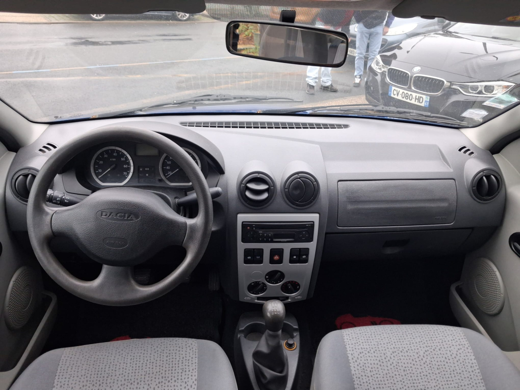 Dacia Logan — 9