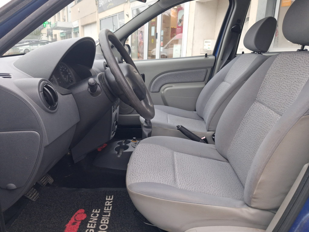Dacia Logan — 10