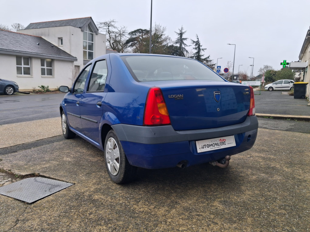 Dacia Logan — 7