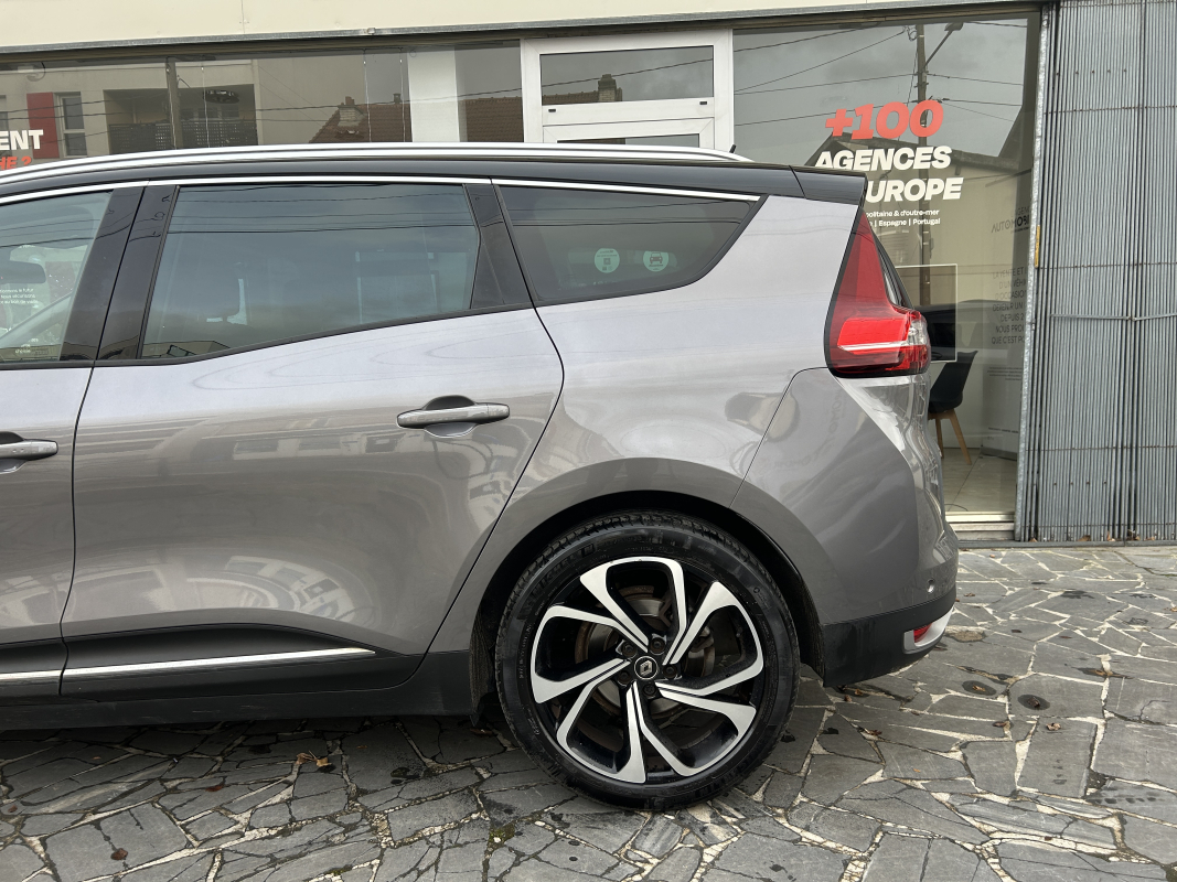 Renault Grand Scenic — 9