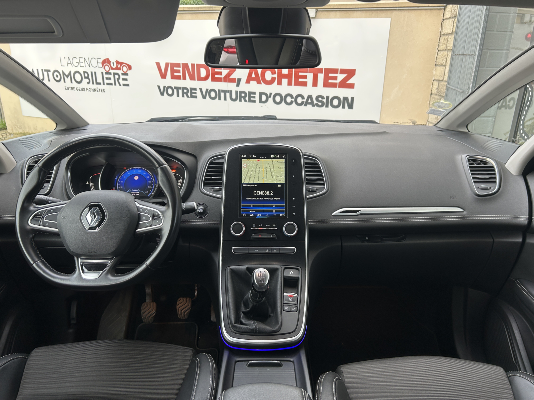 Renault Grand Scenic — 12