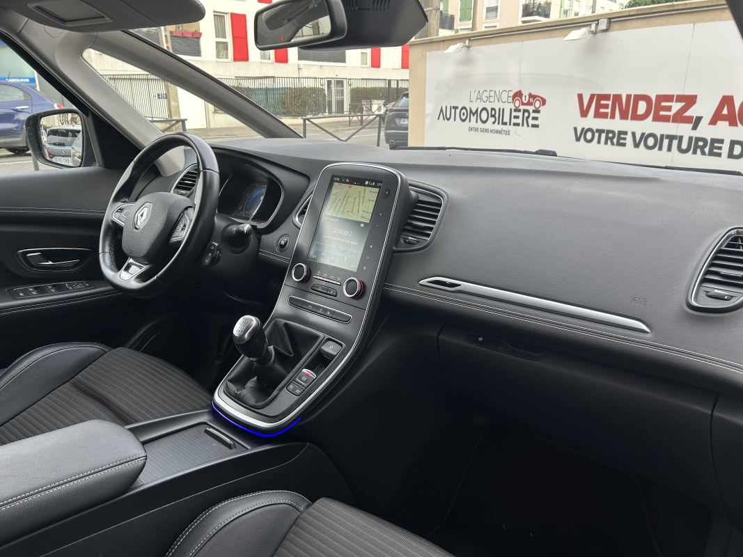 Renault Grand Scenic — 13