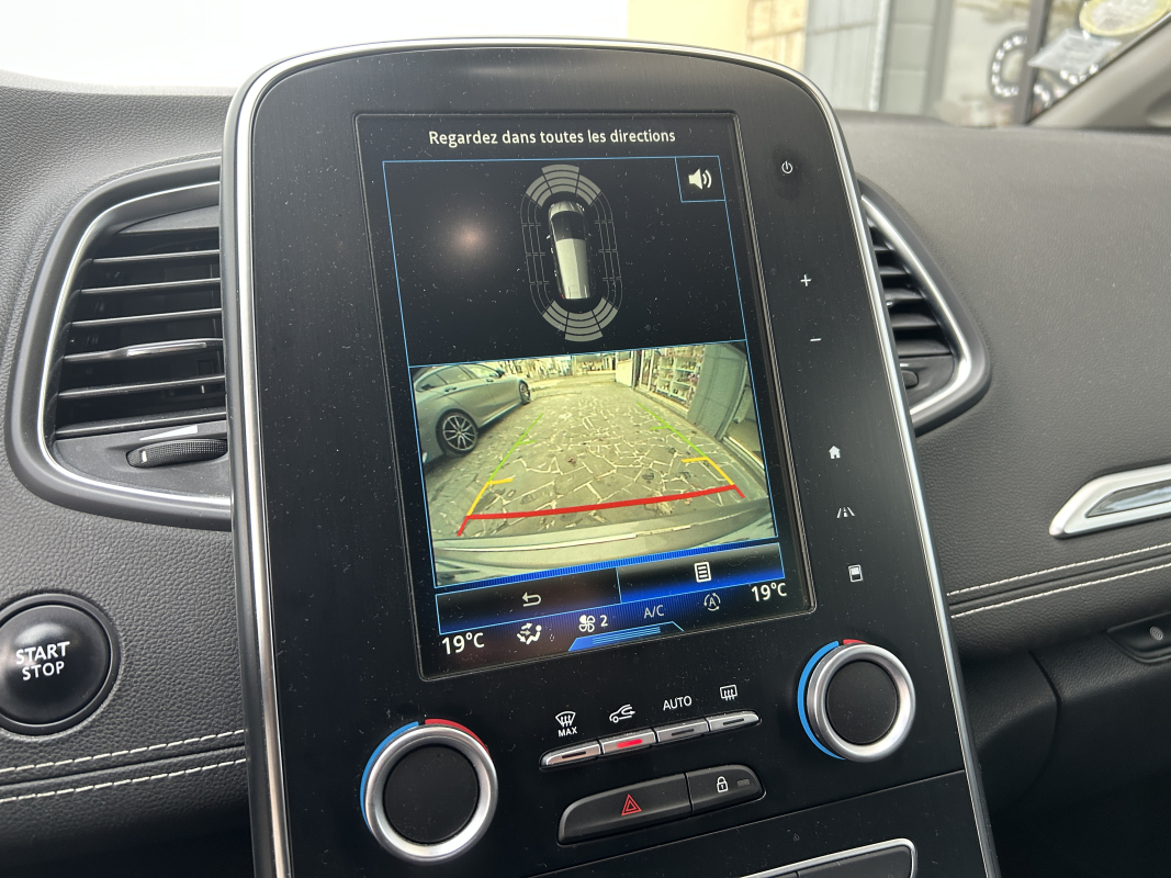 Renault Grand Scenic — 16