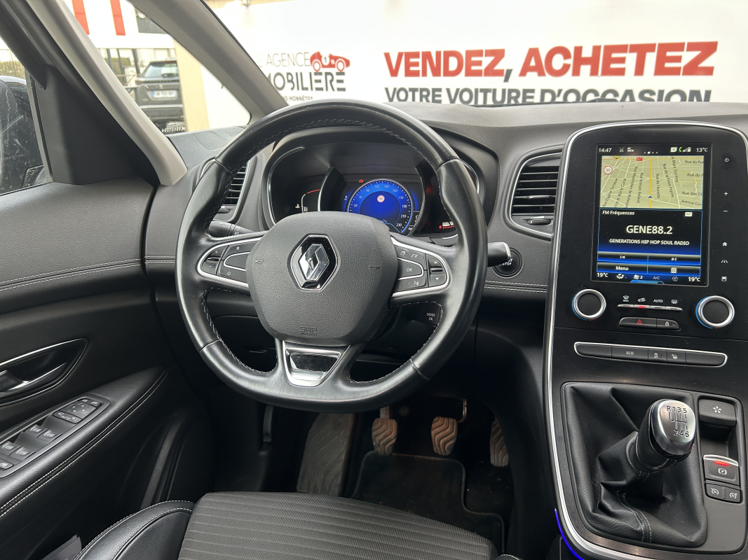 Renault Grand Scenic — 11
