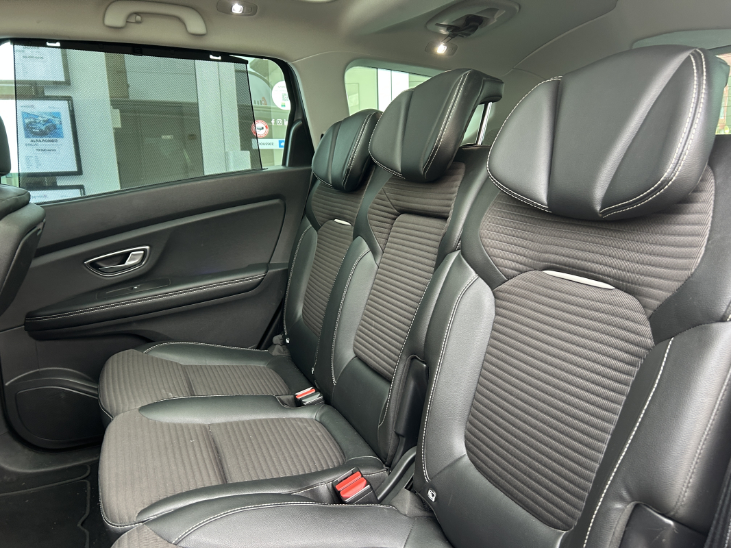 Renault Grand Scenic — 18