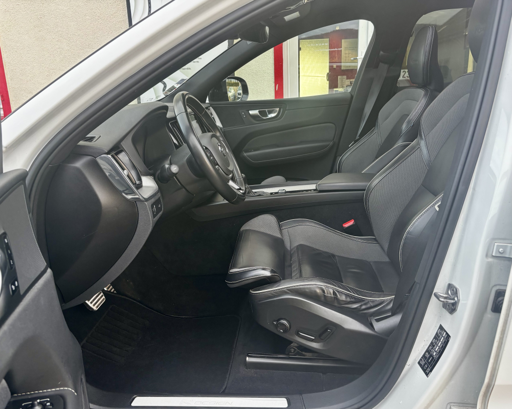 Volvo XC60 — 12