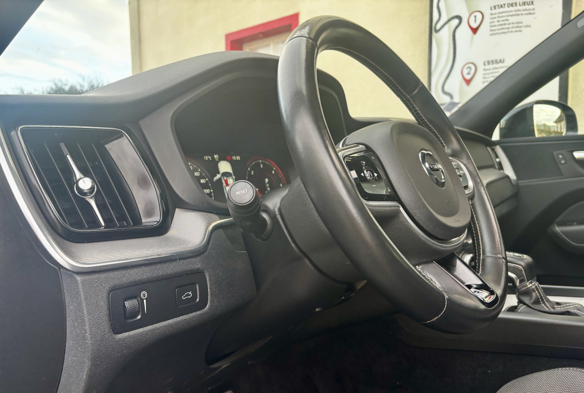 Volvo XC60 — 23