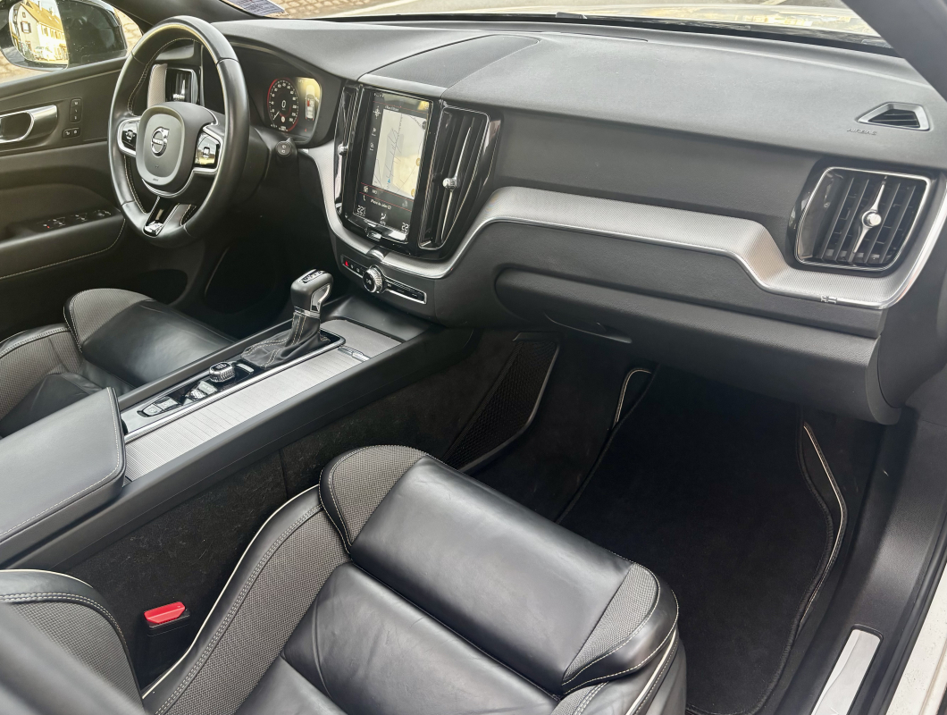 Volvo XC60 — 15