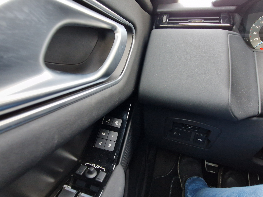 Land Rover Range Rover Velar — 36