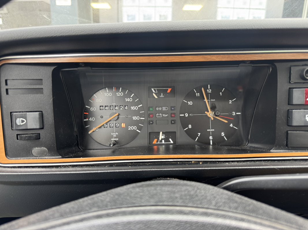 Volkswagen Passat — 12