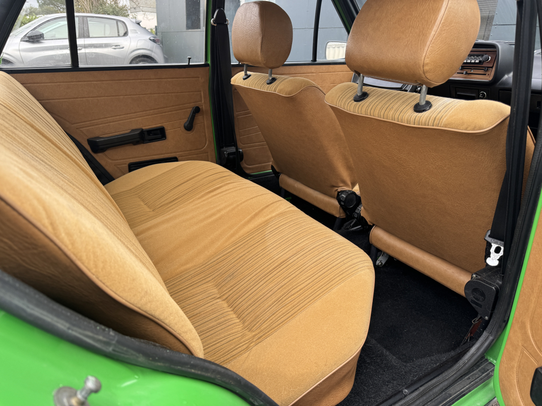 Volkswagen Passat — 24