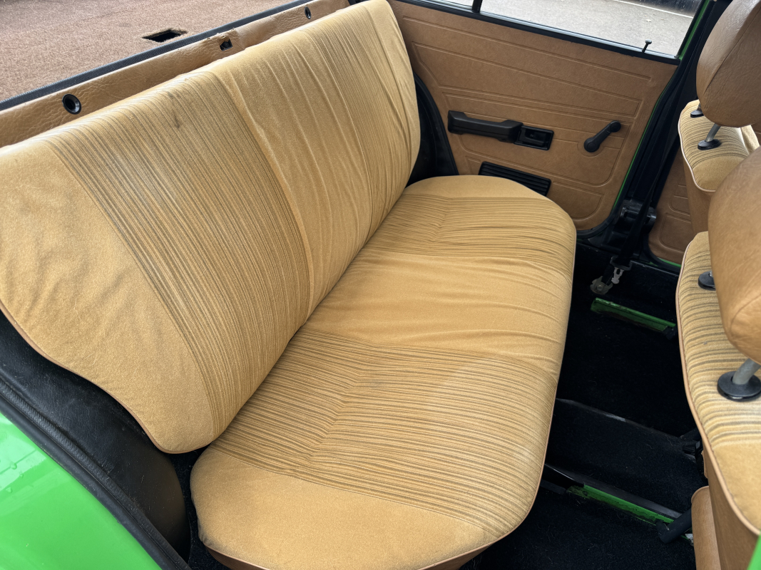 Volkswagen Passat — 25