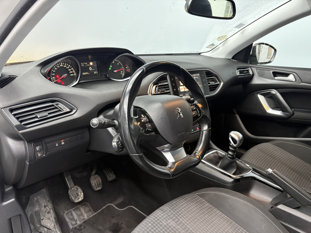 Peugeot 308 — 11