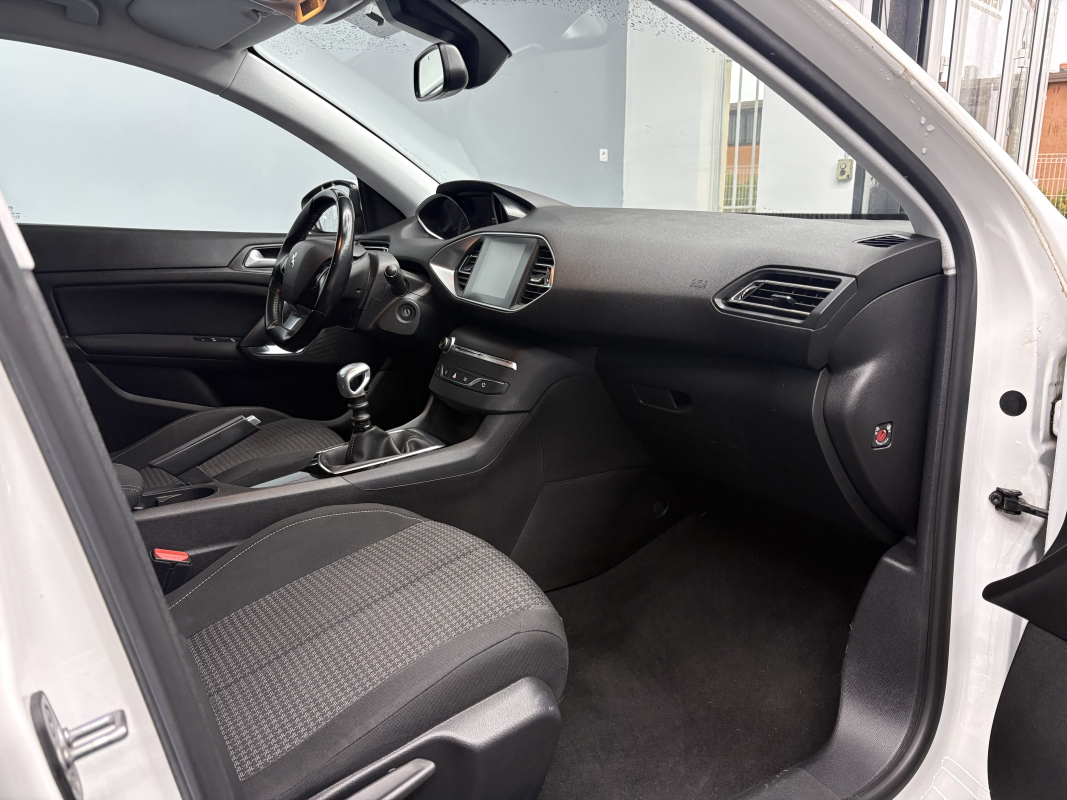 Peugeot 308 — 18