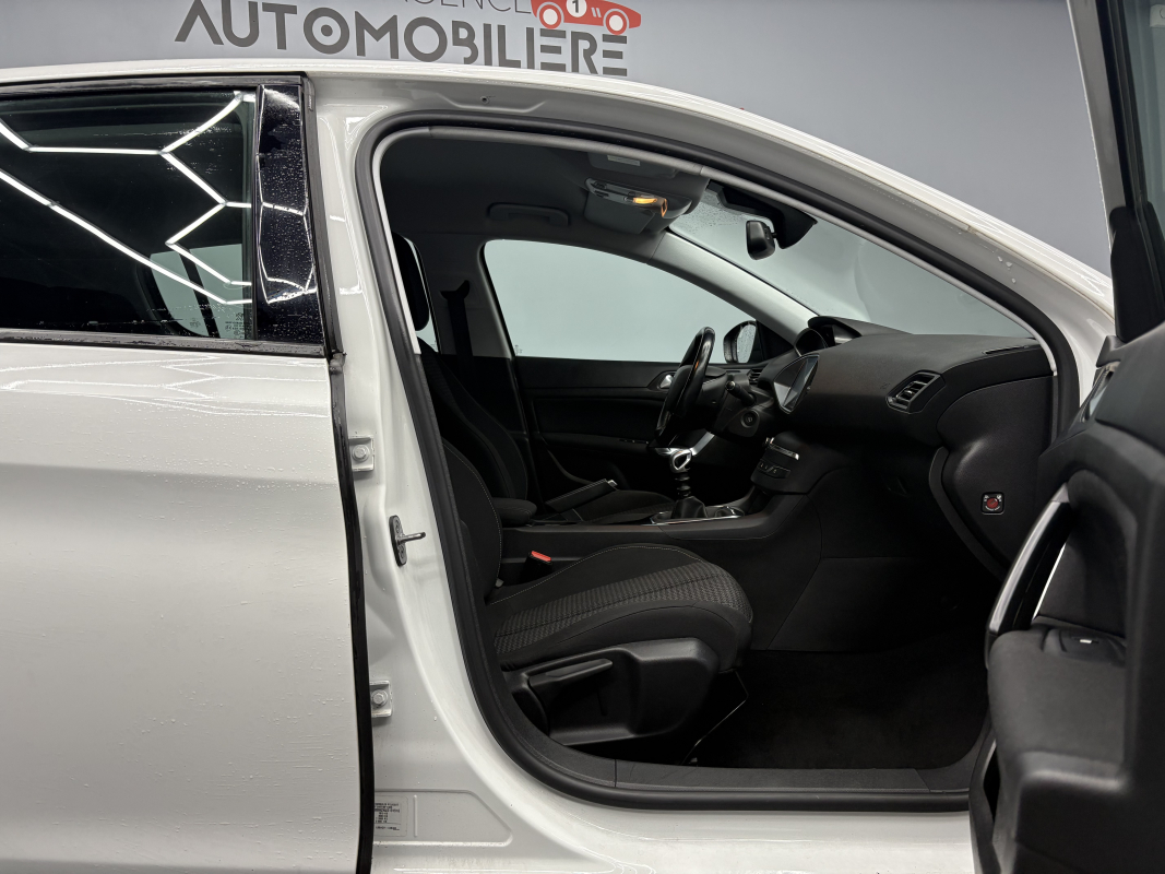 Peugeot 308 — 17