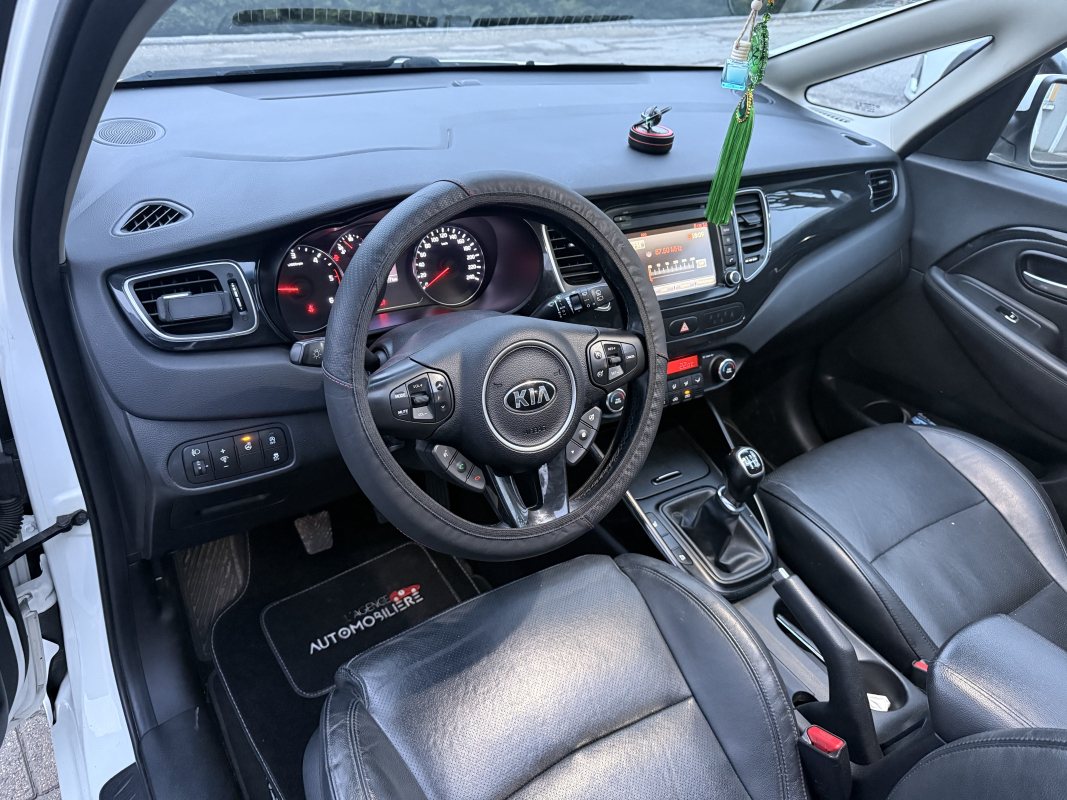 Kia Carens — 16
