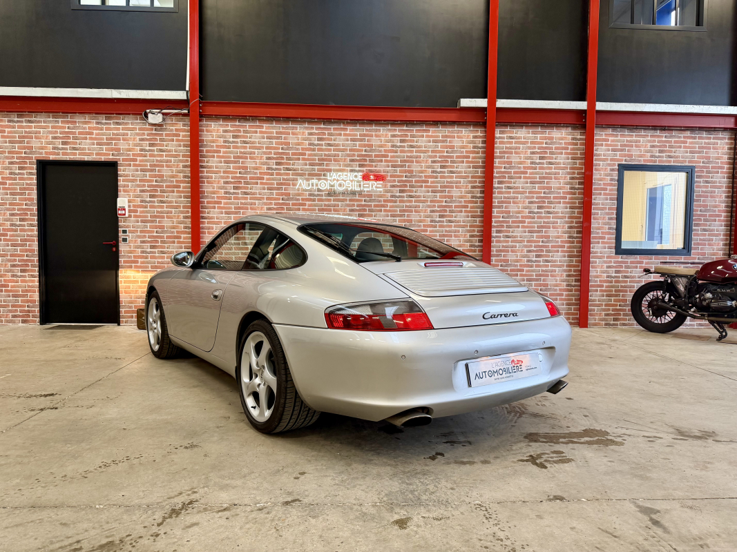 Porsche 911 — 9