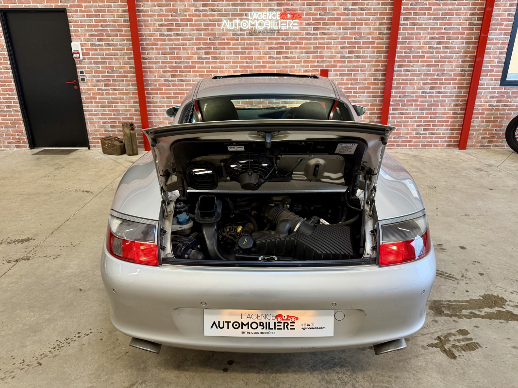 Porsche 911 — 33
