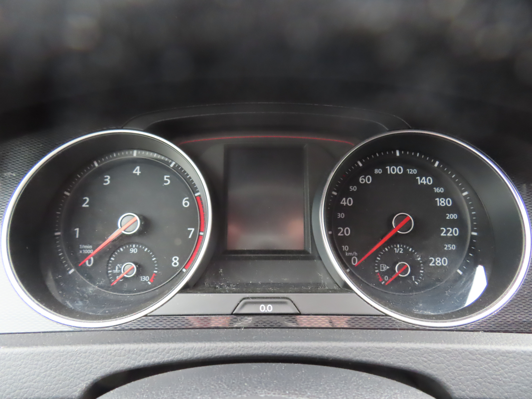 Volkswagen Golf — 11