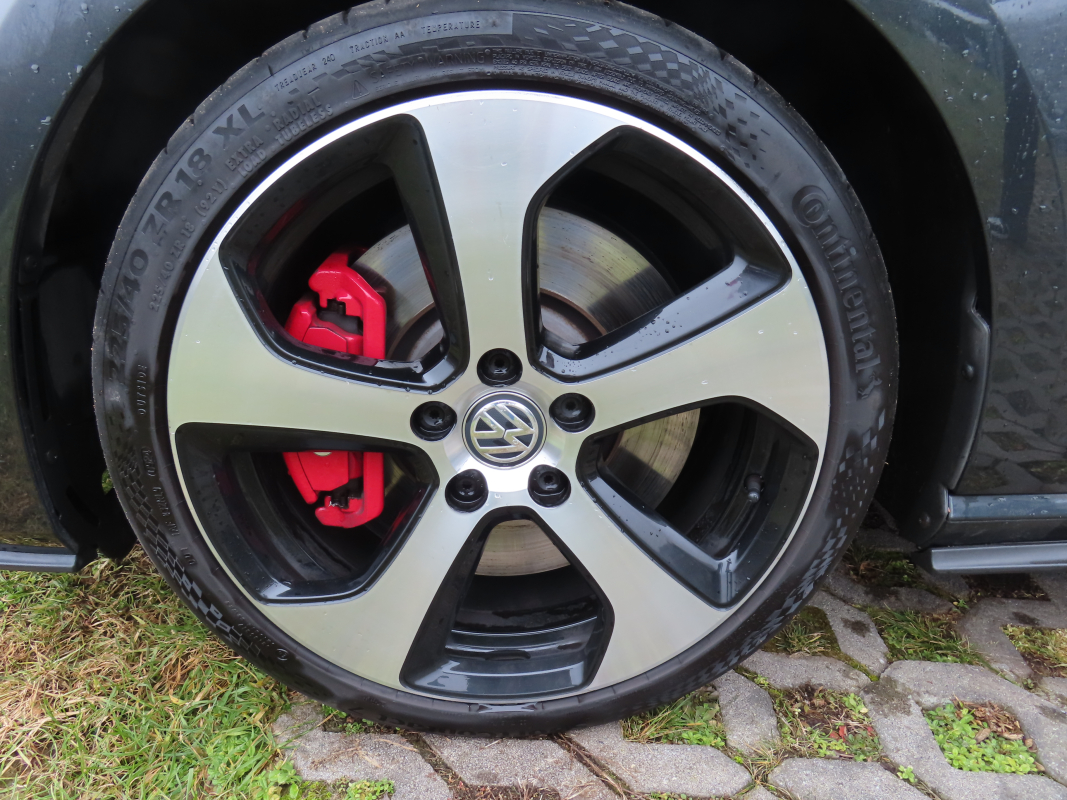 Volkswagen Golf — 15