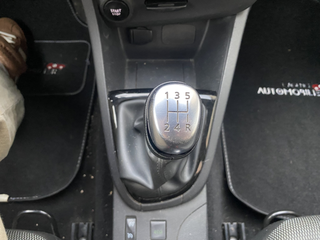 Renault Clio — 19