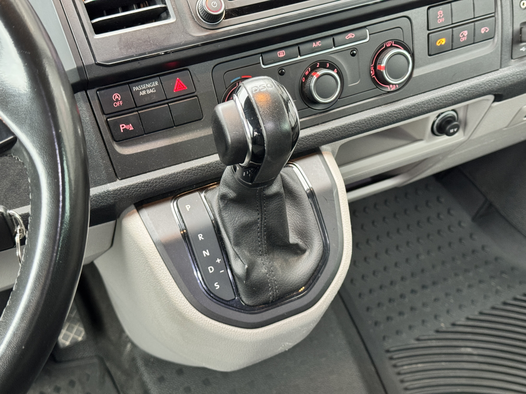 Volkswagen Transporter — 25
