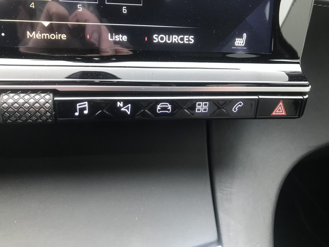 DS DS7 CROSSBACK — 25