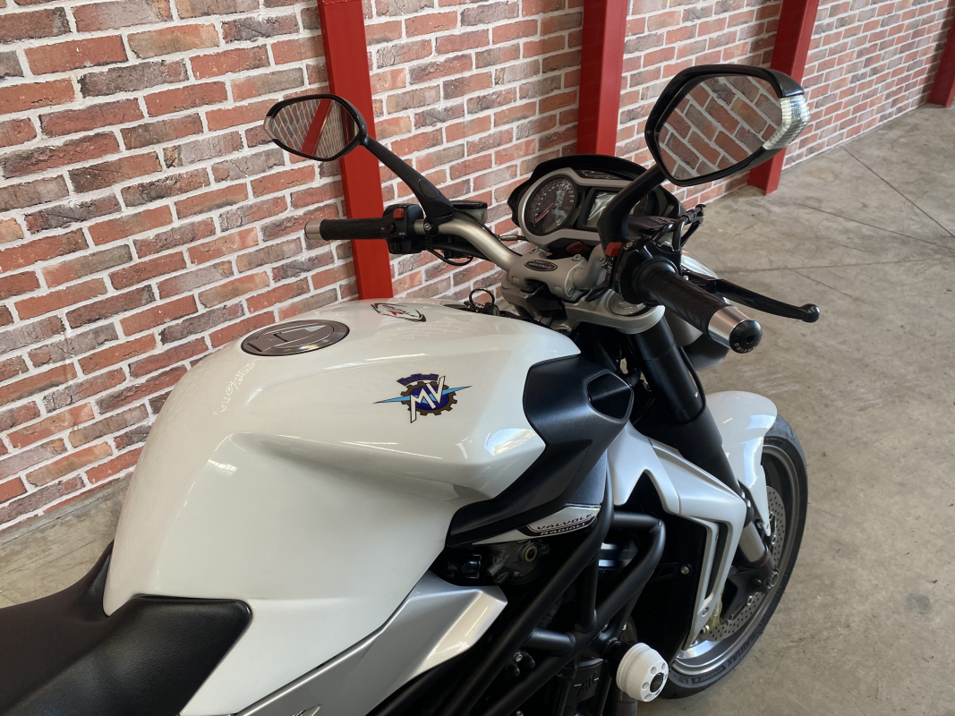 Mv Agusta 990 — 17