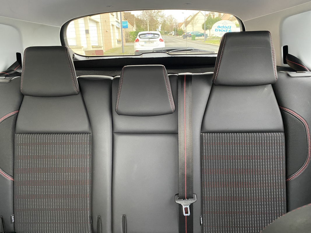 Peugeot 2008 — 21
