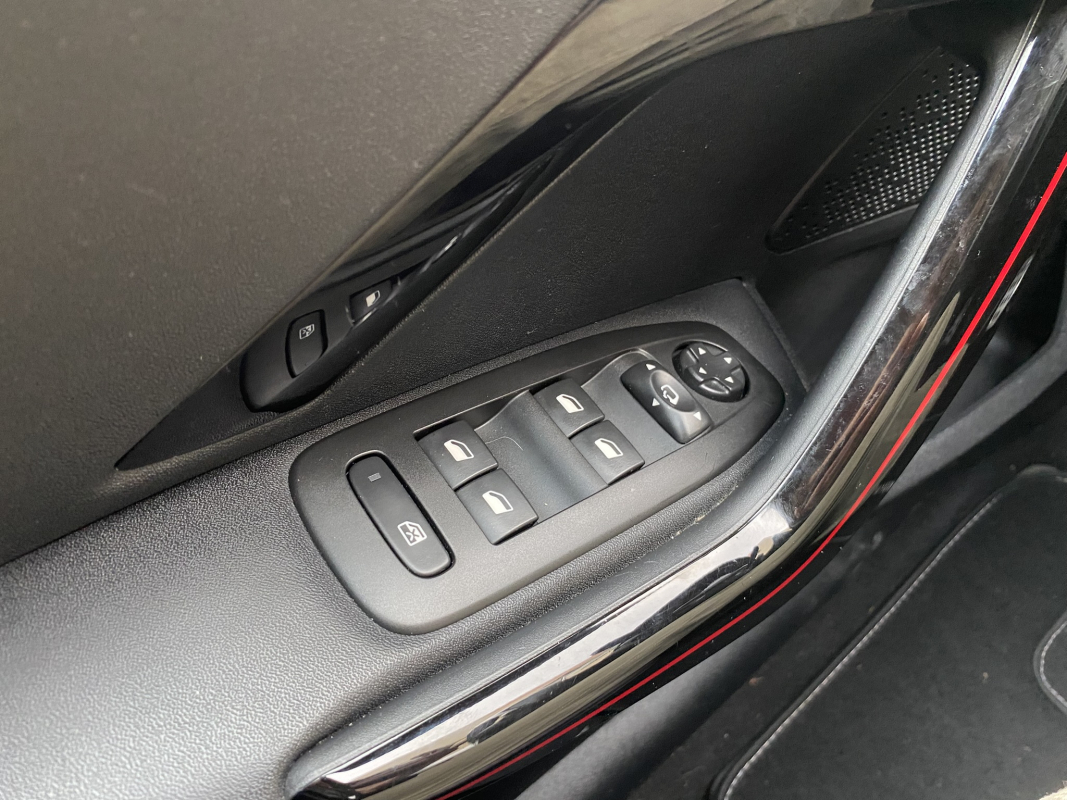 Peugeot 2008 — 23