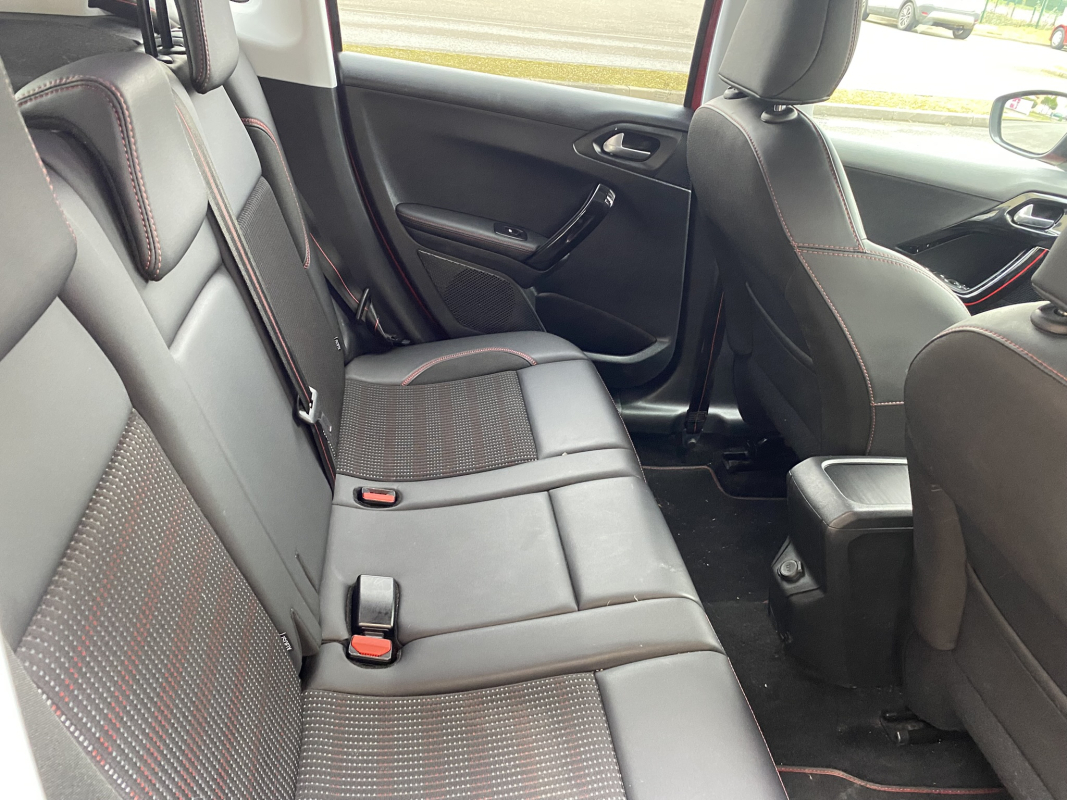 Peugeot 2008 — 31