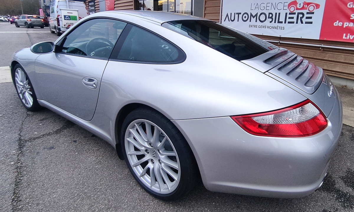 Porsche 911 — 9