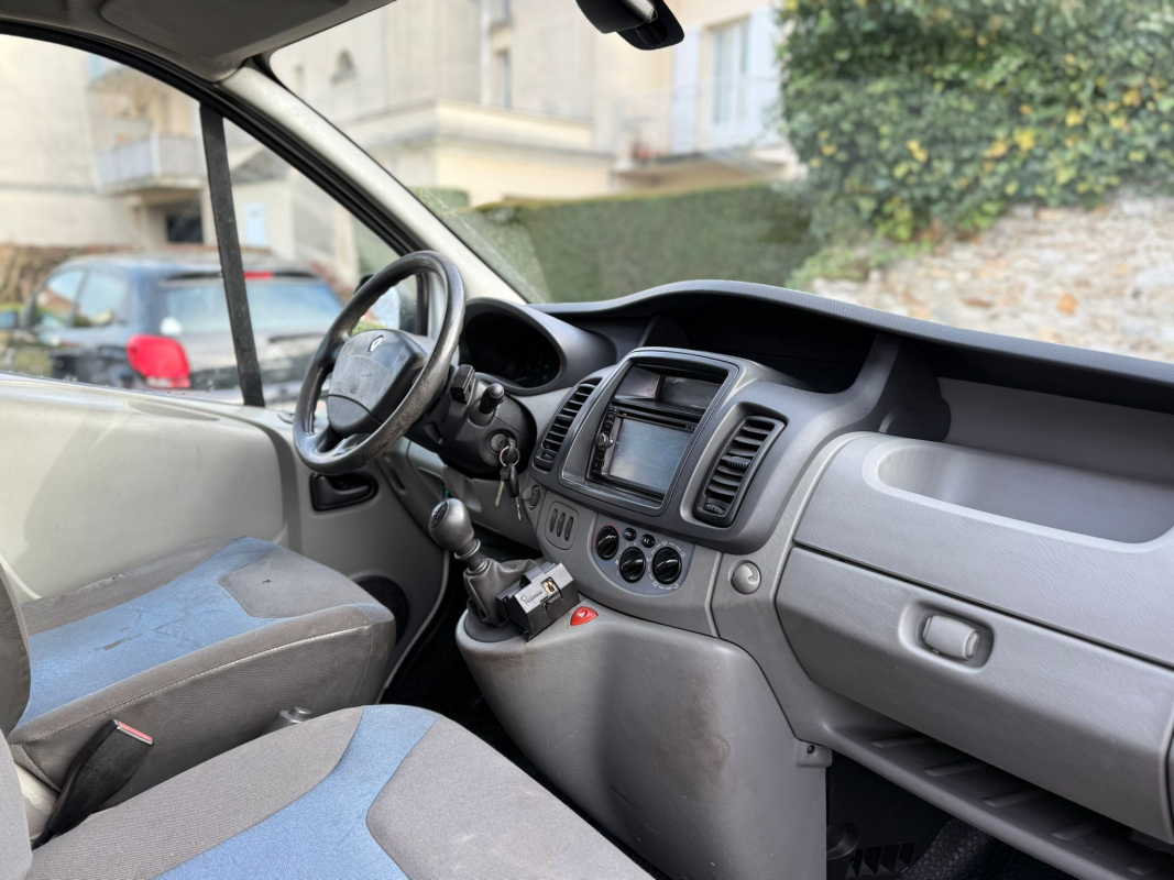Renault Trafic — 11