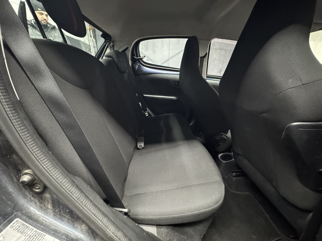 Peugeot 108 — 11