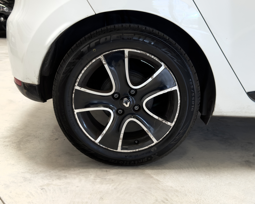 Renault Clio — 25
