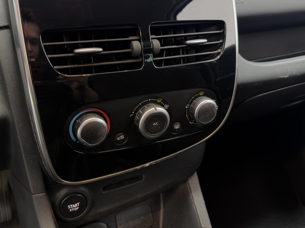 Renault Clio — 19